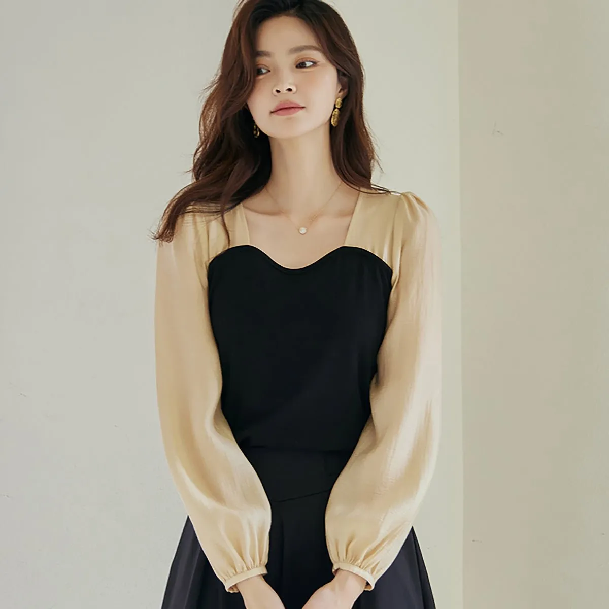 Black Two-Tone Lantern Sleeve Blouse