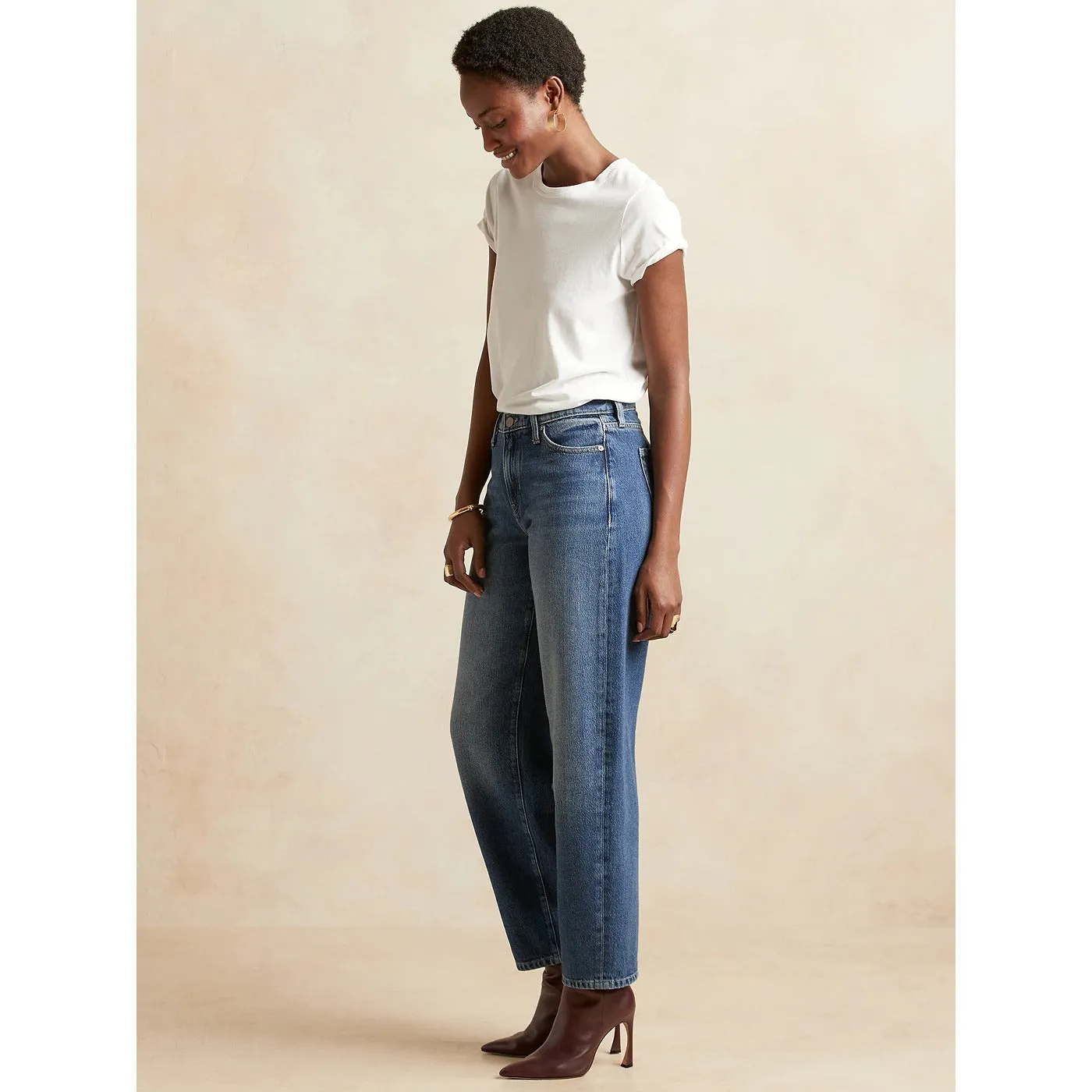 BR Barrel Mom High Jeans