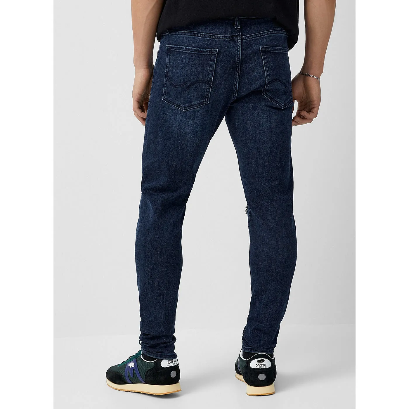 JJ Ripped-Knee Tapered fit Jeans