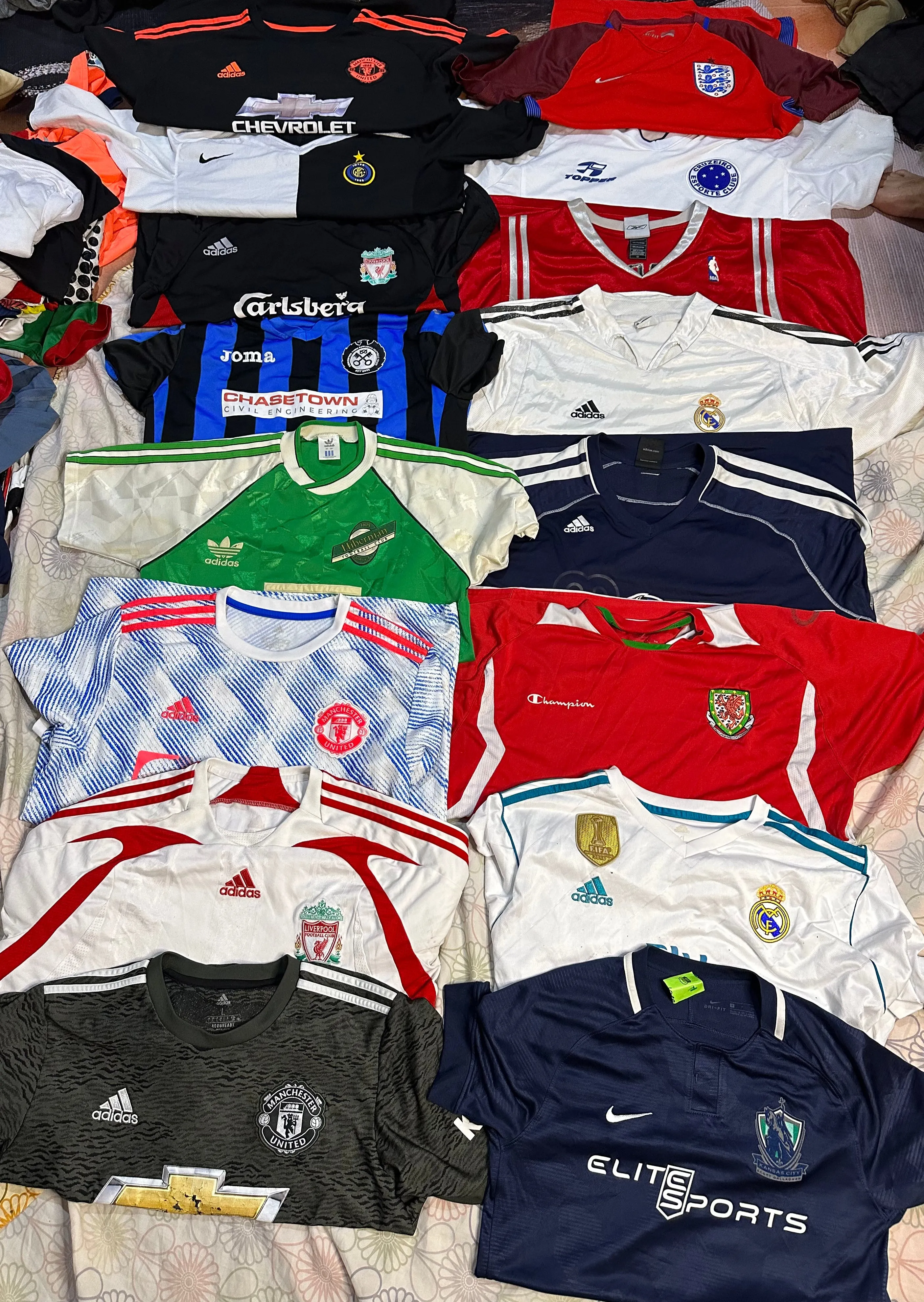 Men? football T-shirts 83 piece