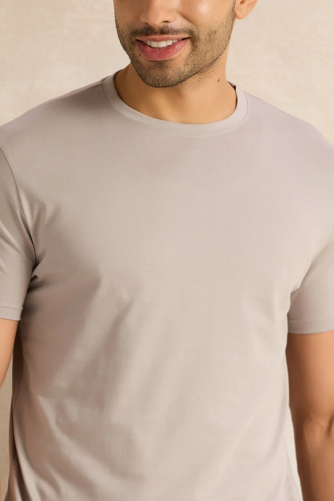 Men Grey Solid T-Shirt