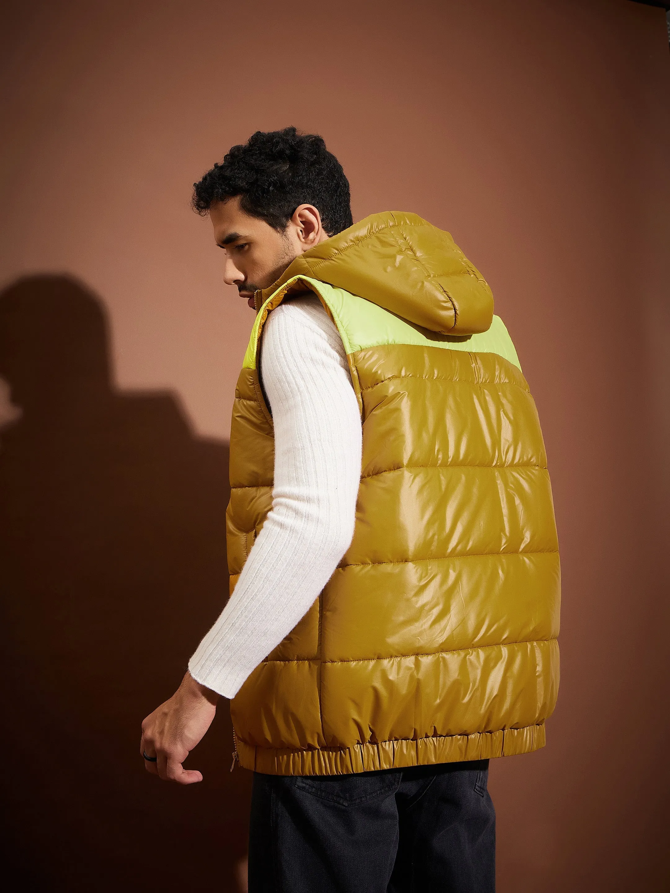 Men Khaki & Neon Yellow ColorBlock Sleeveless Hoodie Jacket