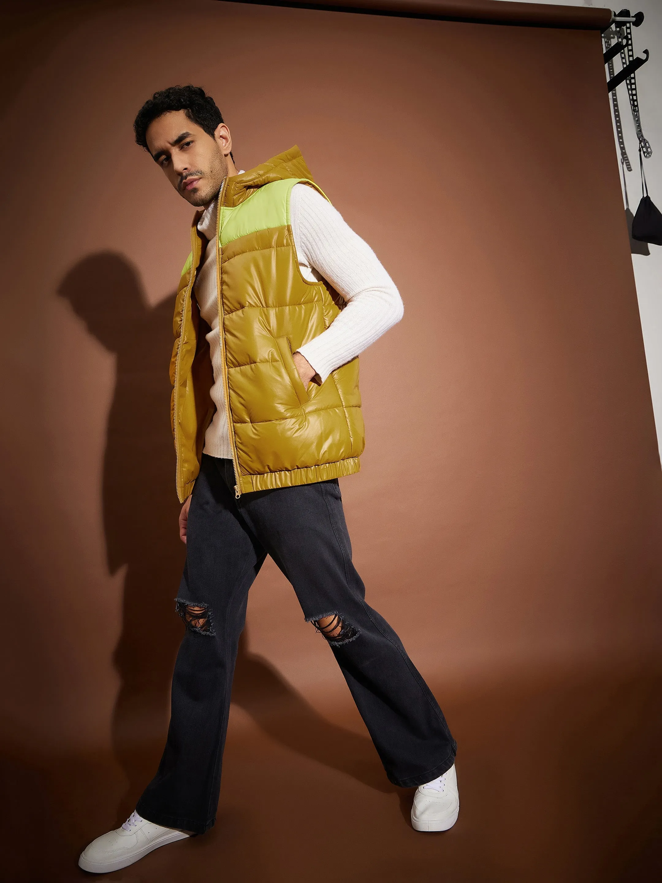 Men Khaki & Neon Yellow ColorBlock Sleeveless Hoodie Jacket