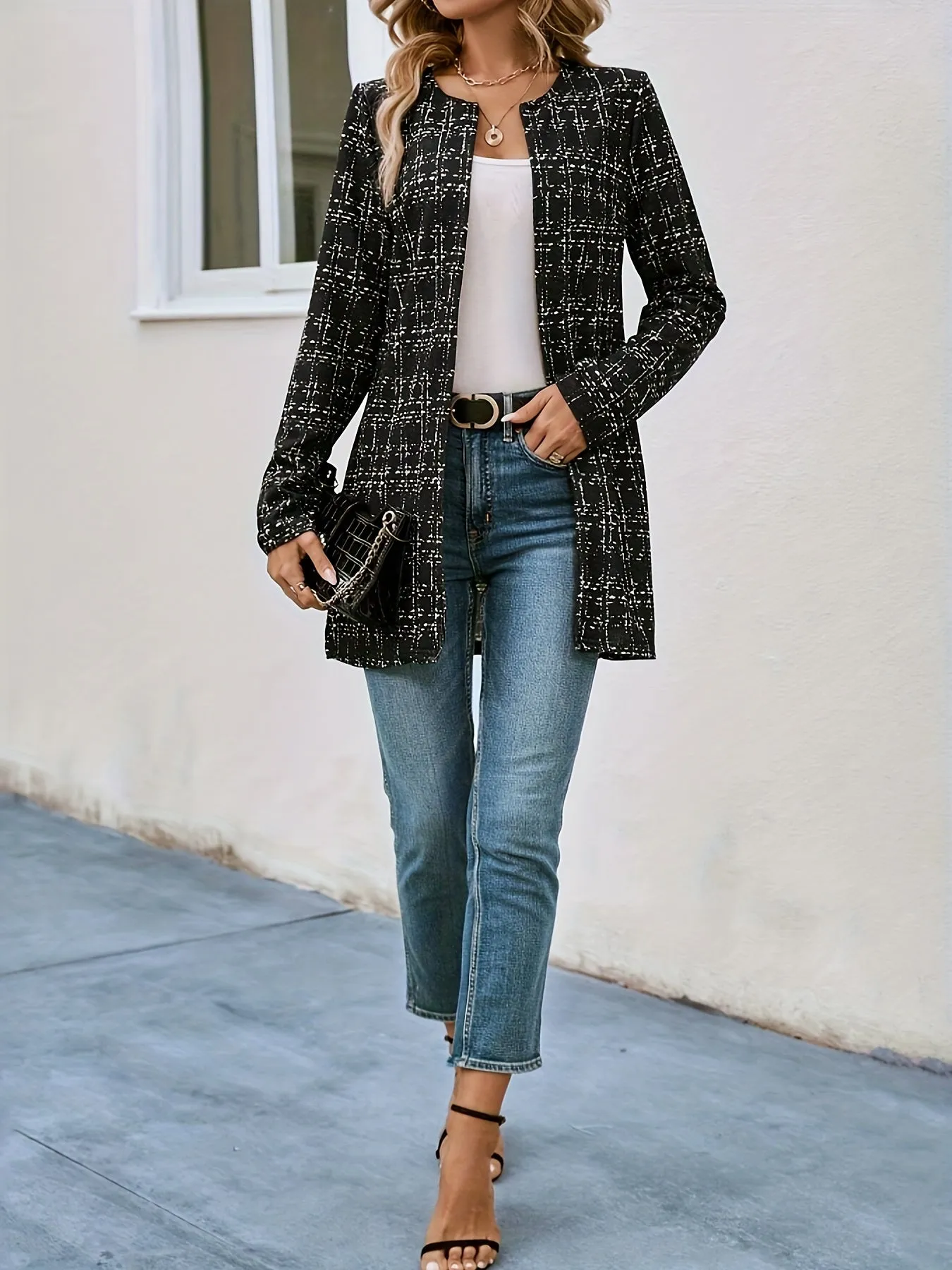 Stylish Plaid Pattern Jacket  Perfect Fall  Winter Outwear for Women