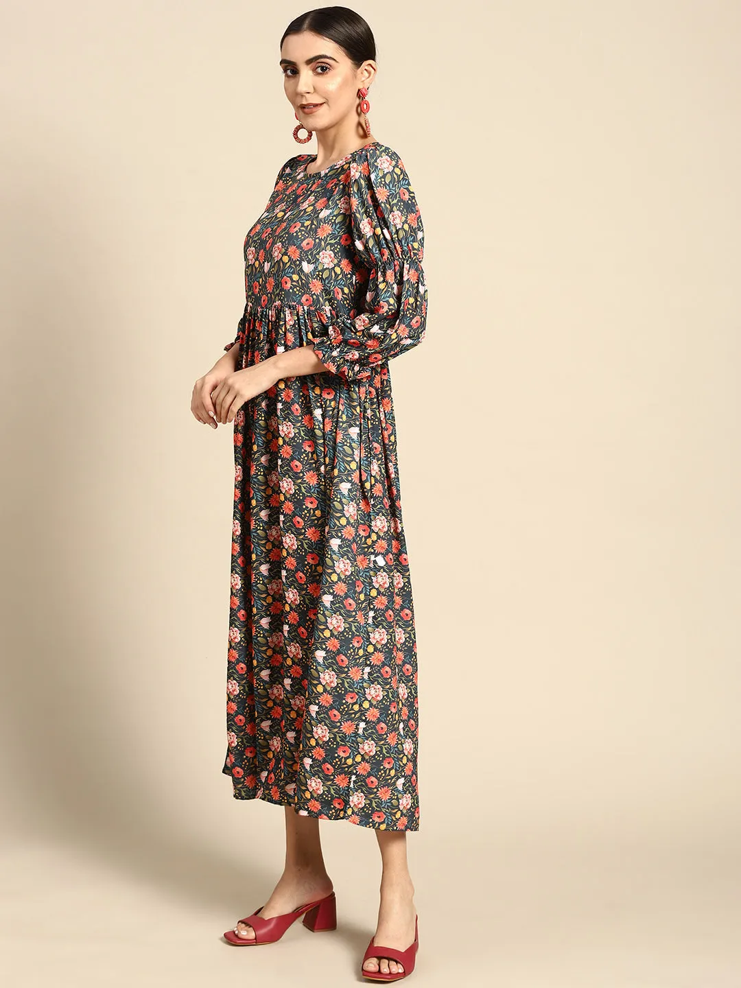 Women Black Floral Printed Dress With Three Quarter Sleeves